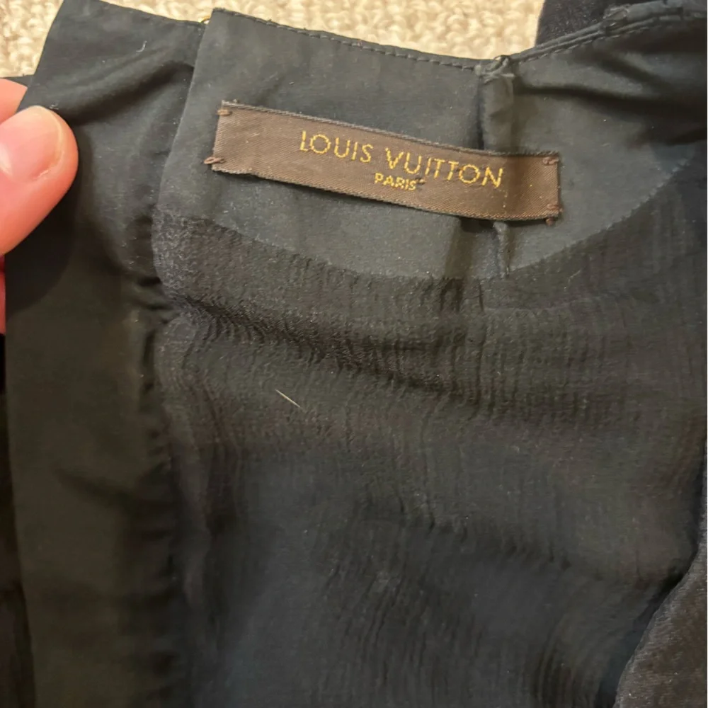 ****SOLD*** Louis Vuitton Fall 2009 Runway Black Dress with Pink Sash - Picture 3 of 11